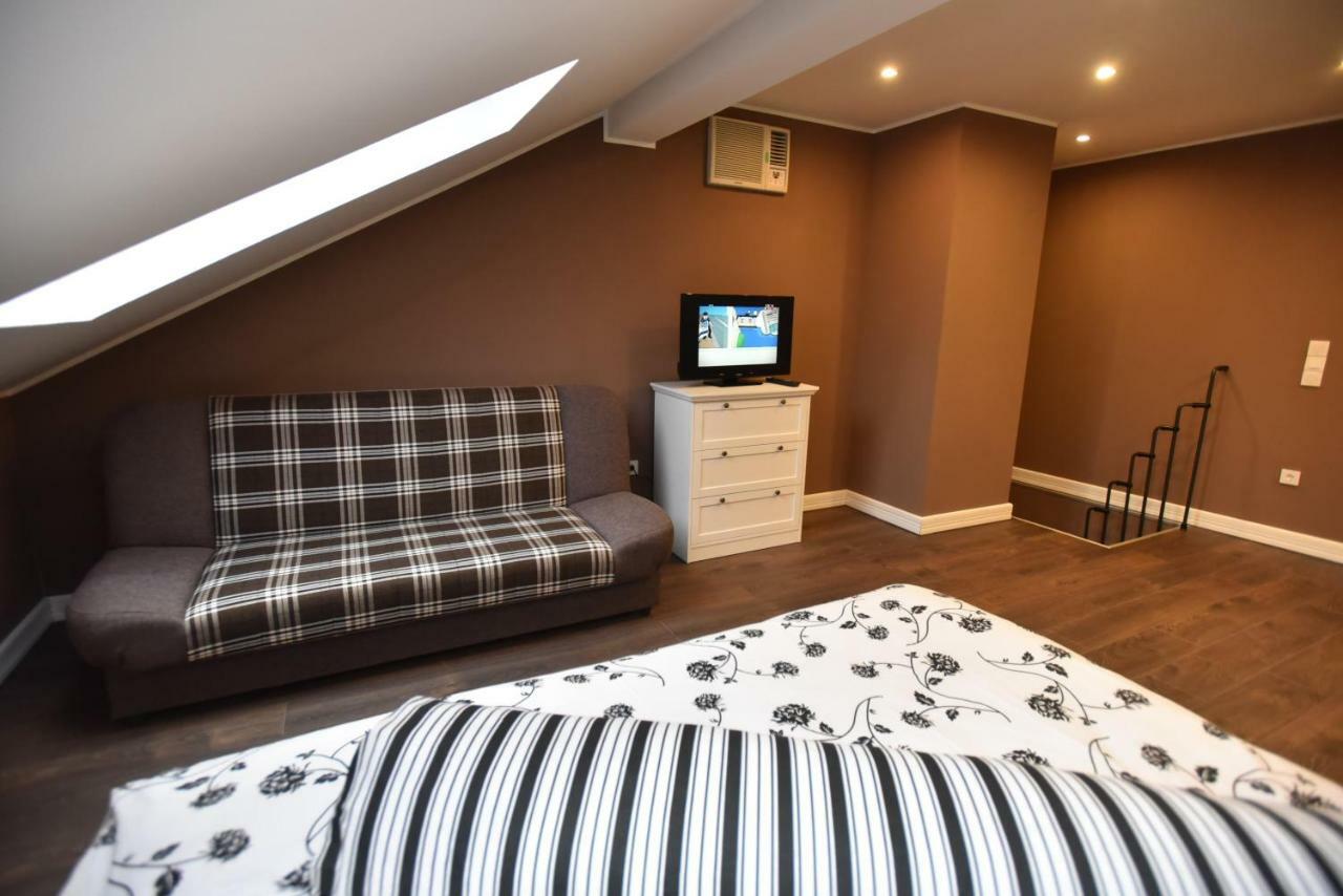 Center Apartment *
