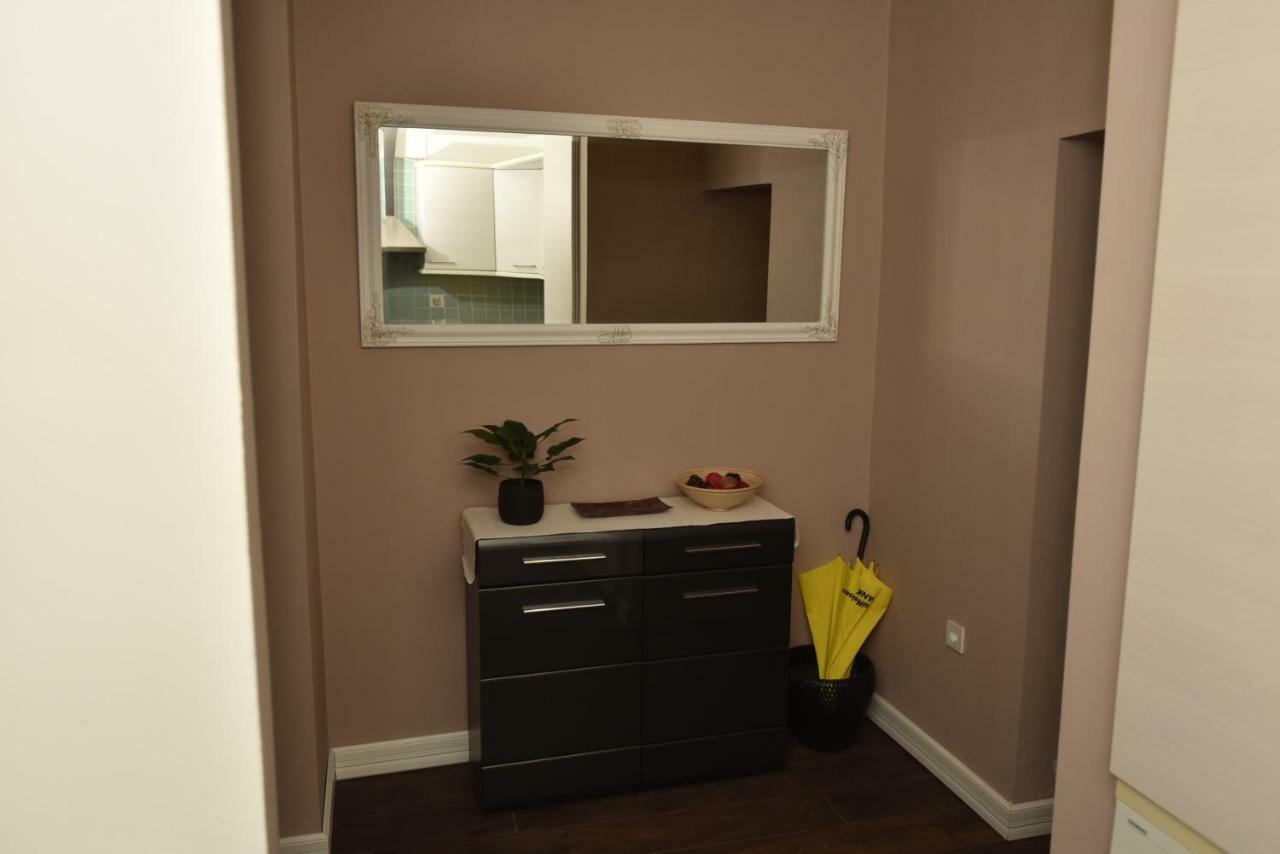 Center Apartment *